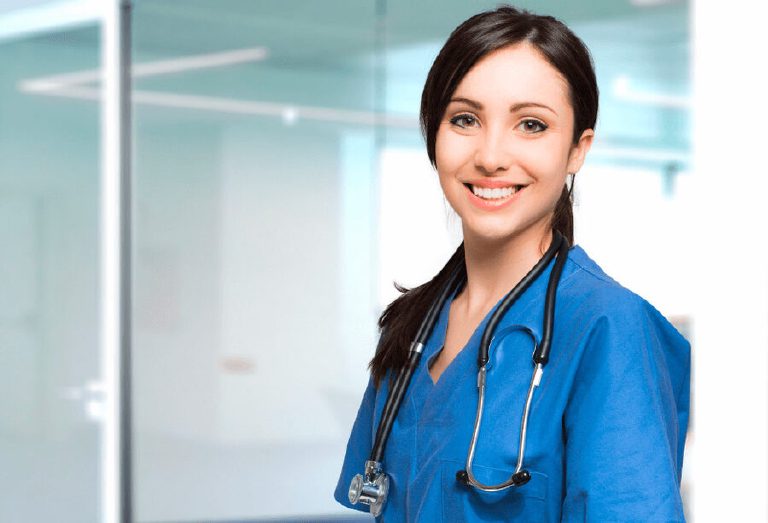 A US Wound nurse practitioner who visits patients at home